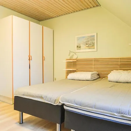 Two-bedroom In דירה לוקן