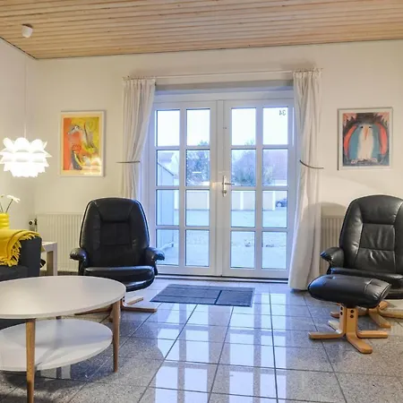 Two-bedroom In לוקן
